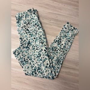 Women’s Active pants teal and black spotted athletic top